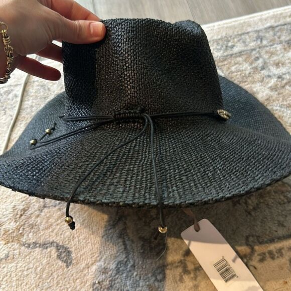 NWT Monte Carlo Hat in Black
Nikki Beach - Picture 7 of 7